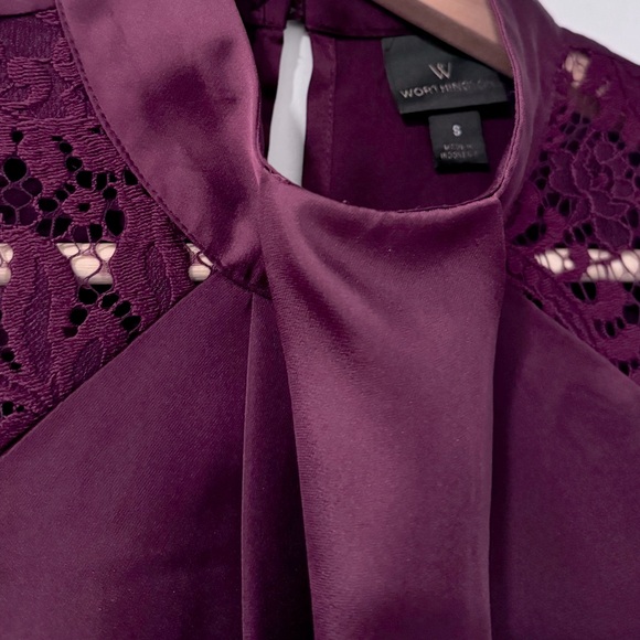 Woman’s Lace Sleeve Mock Neck Plum/Burgundy Blouse Small - Picture 4 of 4